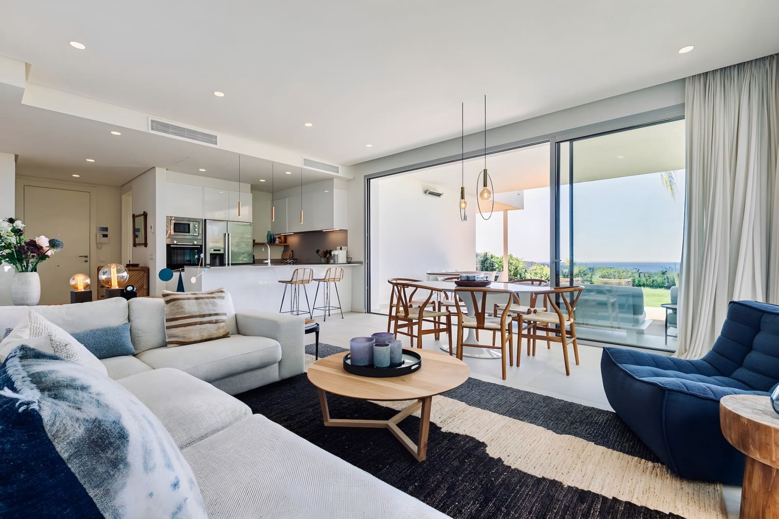 3 bedroom Apartment for sale in Benahavis with pool garage - € 885,000 (Ref: 8994176)
