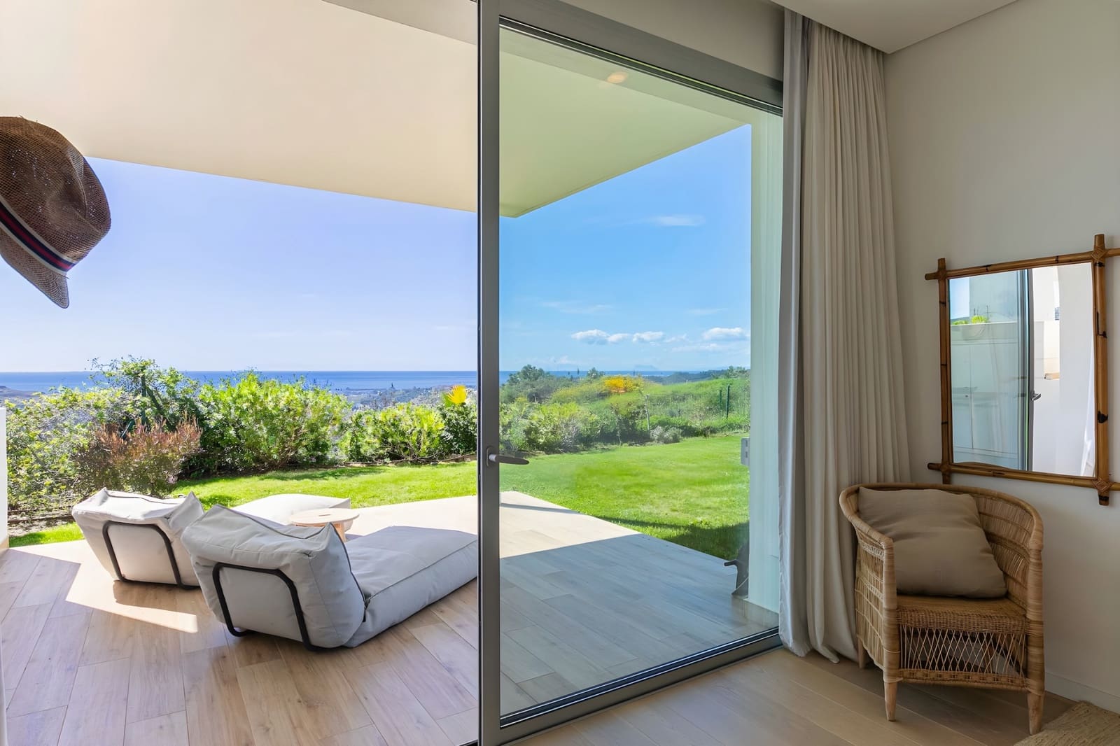 3 bedroom Apartment for sale in Benahavis with pool garage - € 885,000 (Ref: 8994176)