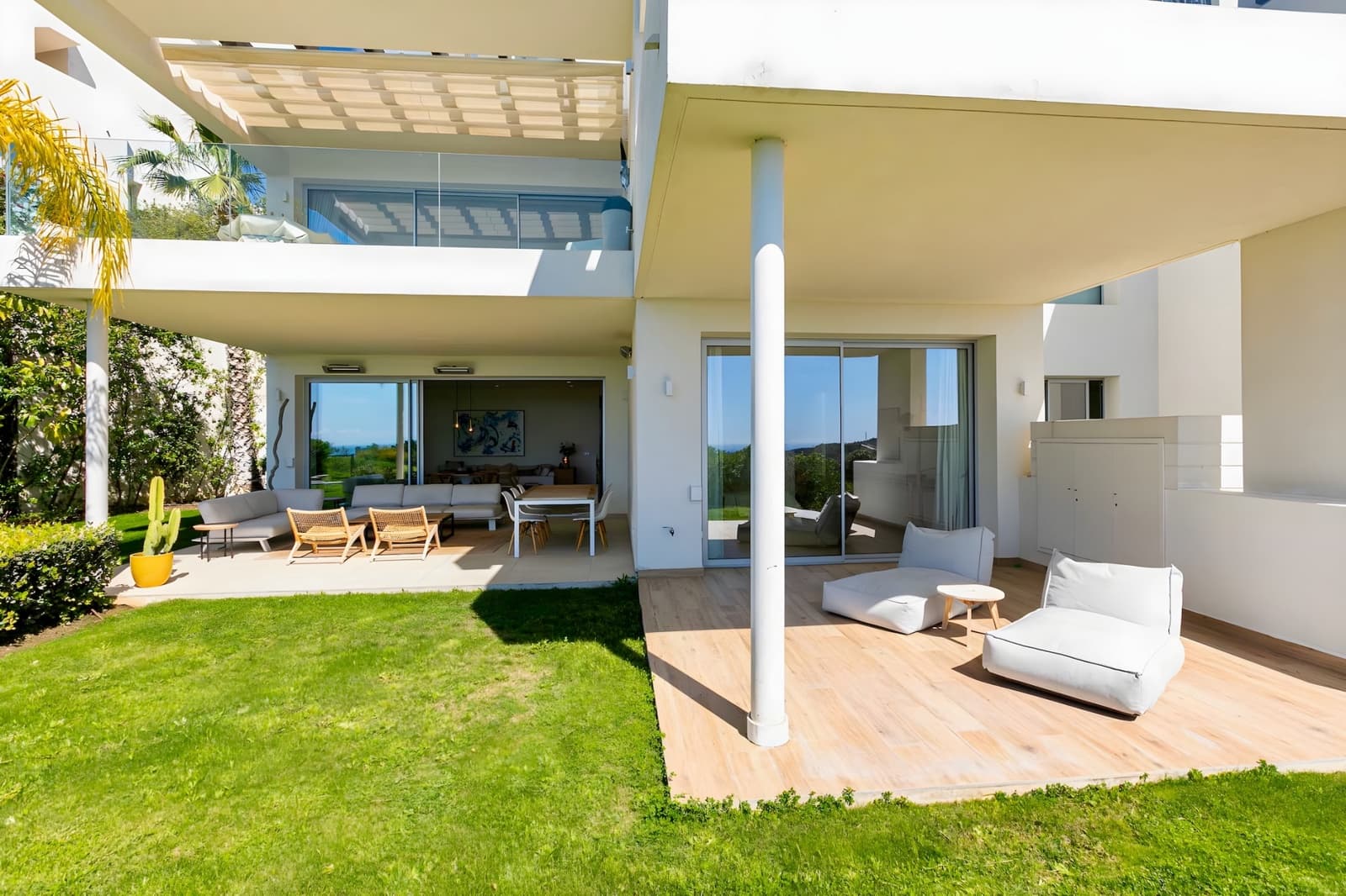 3 bedroom Apartment for sale in Benahavis with pool garage - € 885,000 (Ref: 8994176)