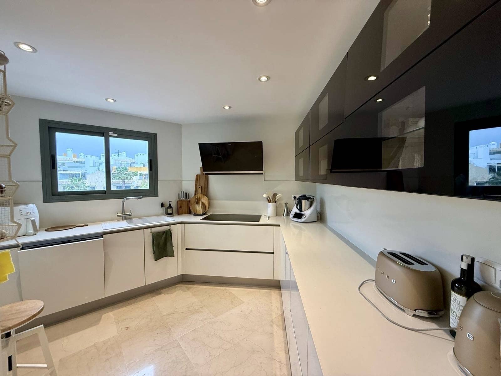 4 soveværelse Penthouse til salg i Sotogrande med swimmingpool garage - € 1.300.000 (Ref: 9015109)