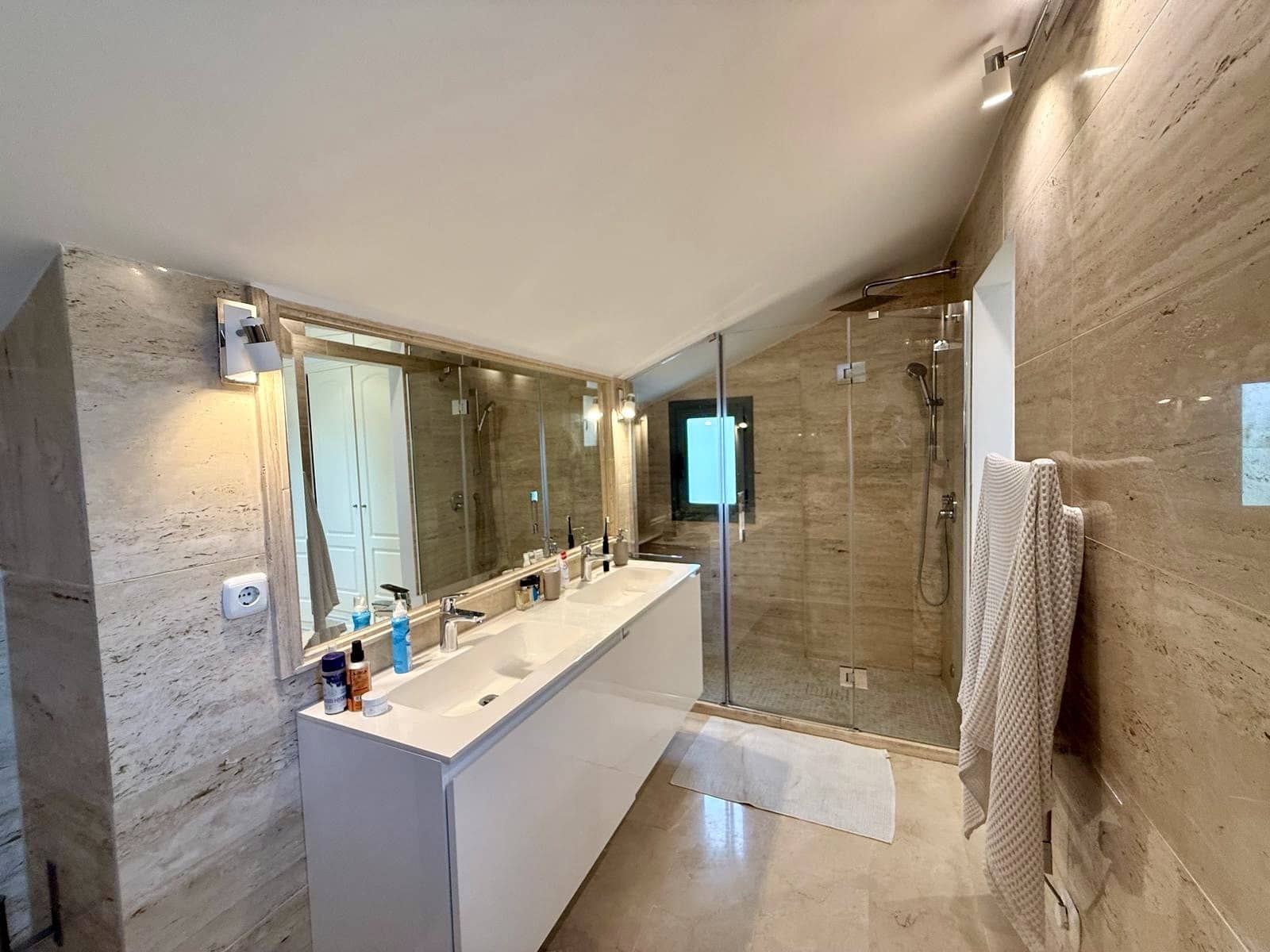 4 soveværelse Penthouse til salg i Sotogrande med swimmingpool garage - € 1.300.000 (Ref: 9015109)