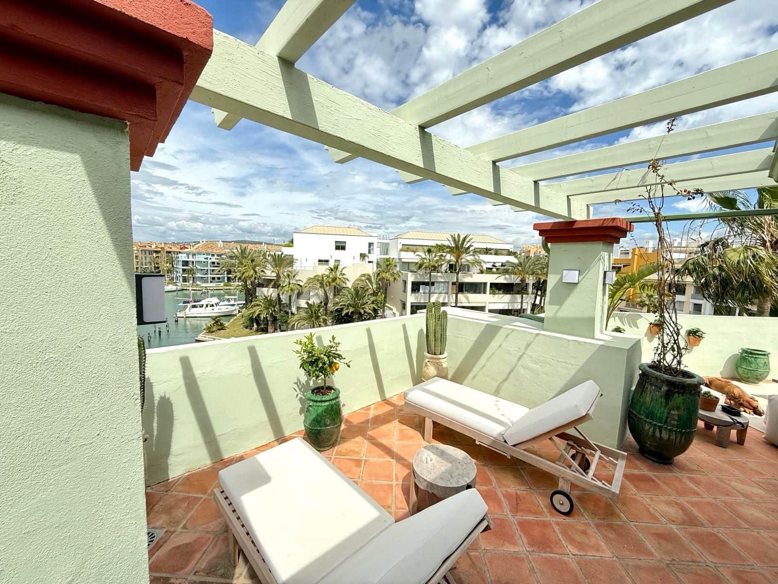 4 soveværelse Penthouse til salg i Sotogrande med swimmingpool garage - € 1.300.000 (Ref: 9015109)