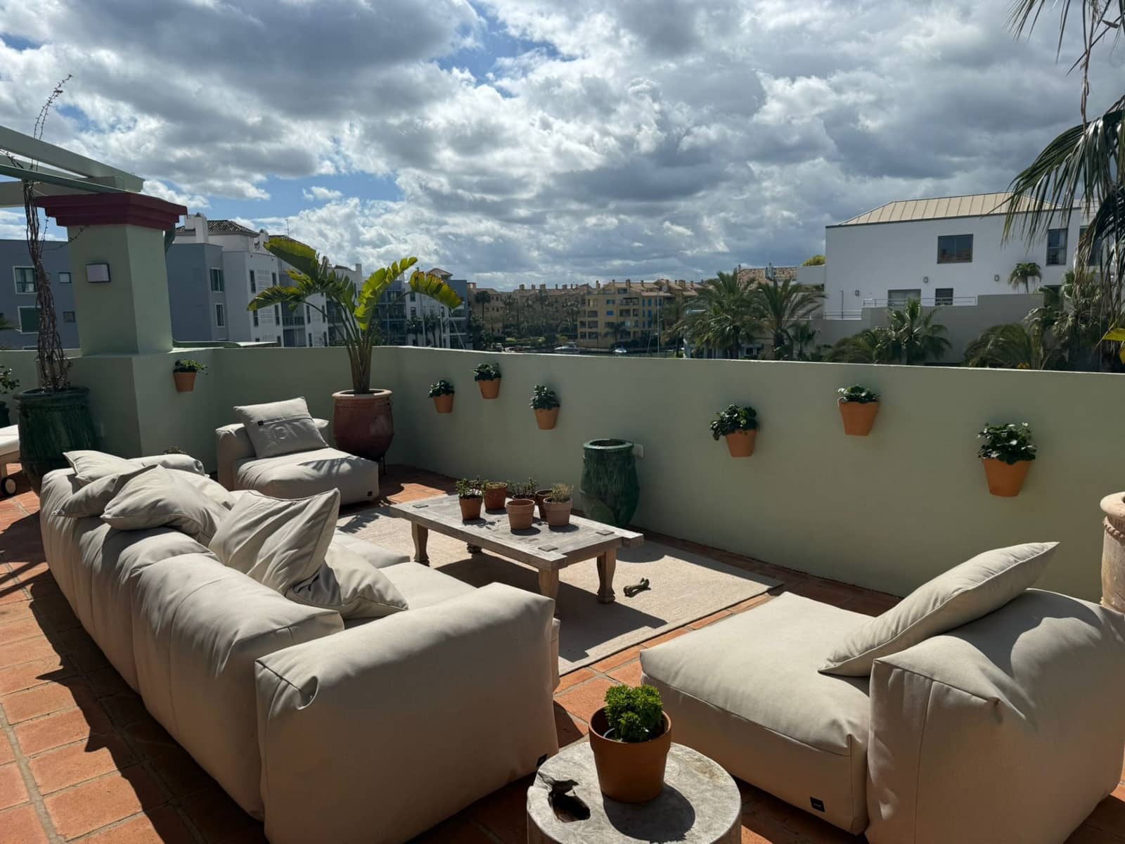 4 soveværelse Penthouse til salg i Sotogrande med swimmingpool garage - € 1.300.000 (Ref: 9015109)