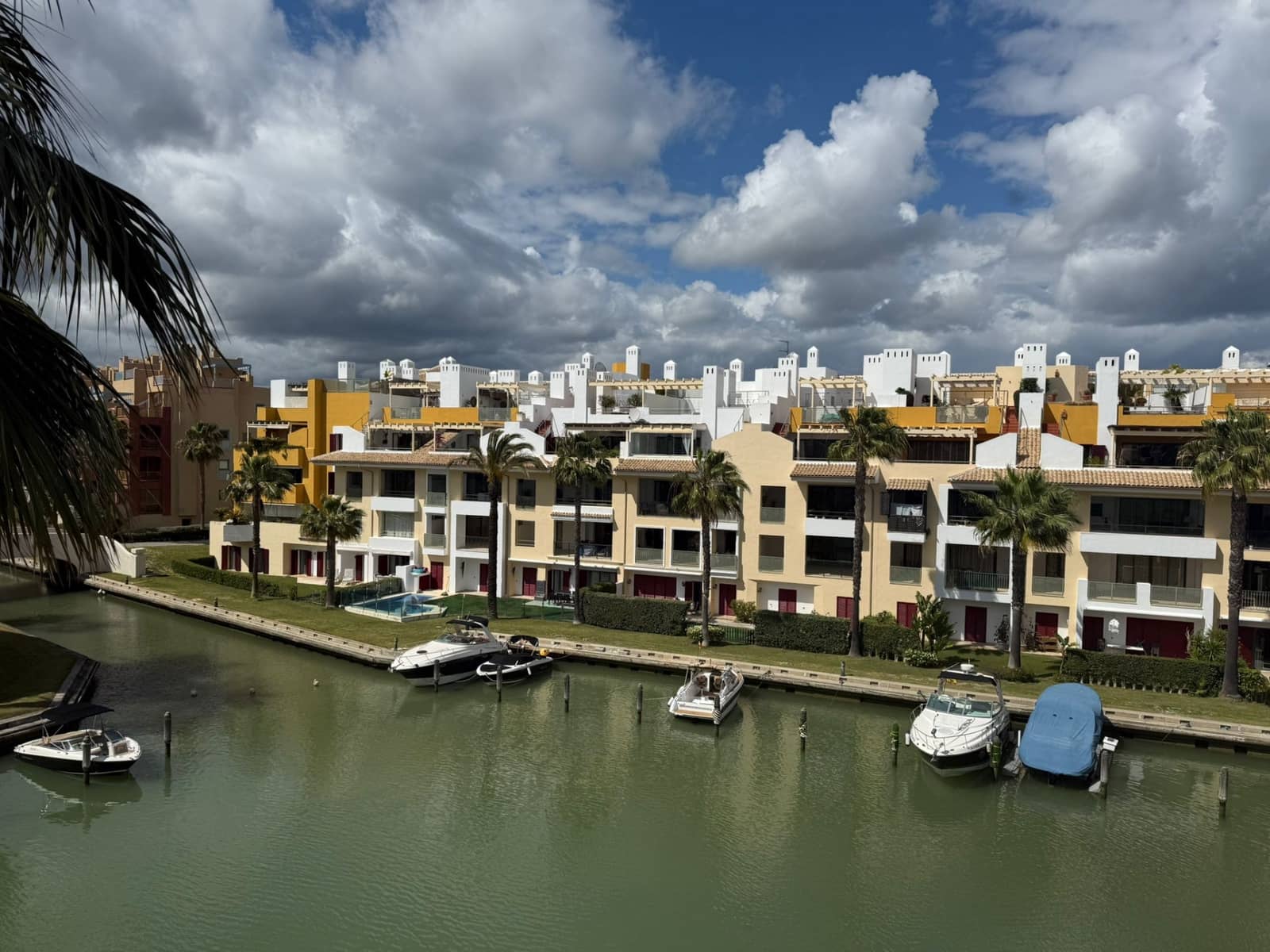 4 soveværelse Penthouse til salg i Sotogrande med swimmingpool garage - € 1.300.000 (Ref: 9015109)