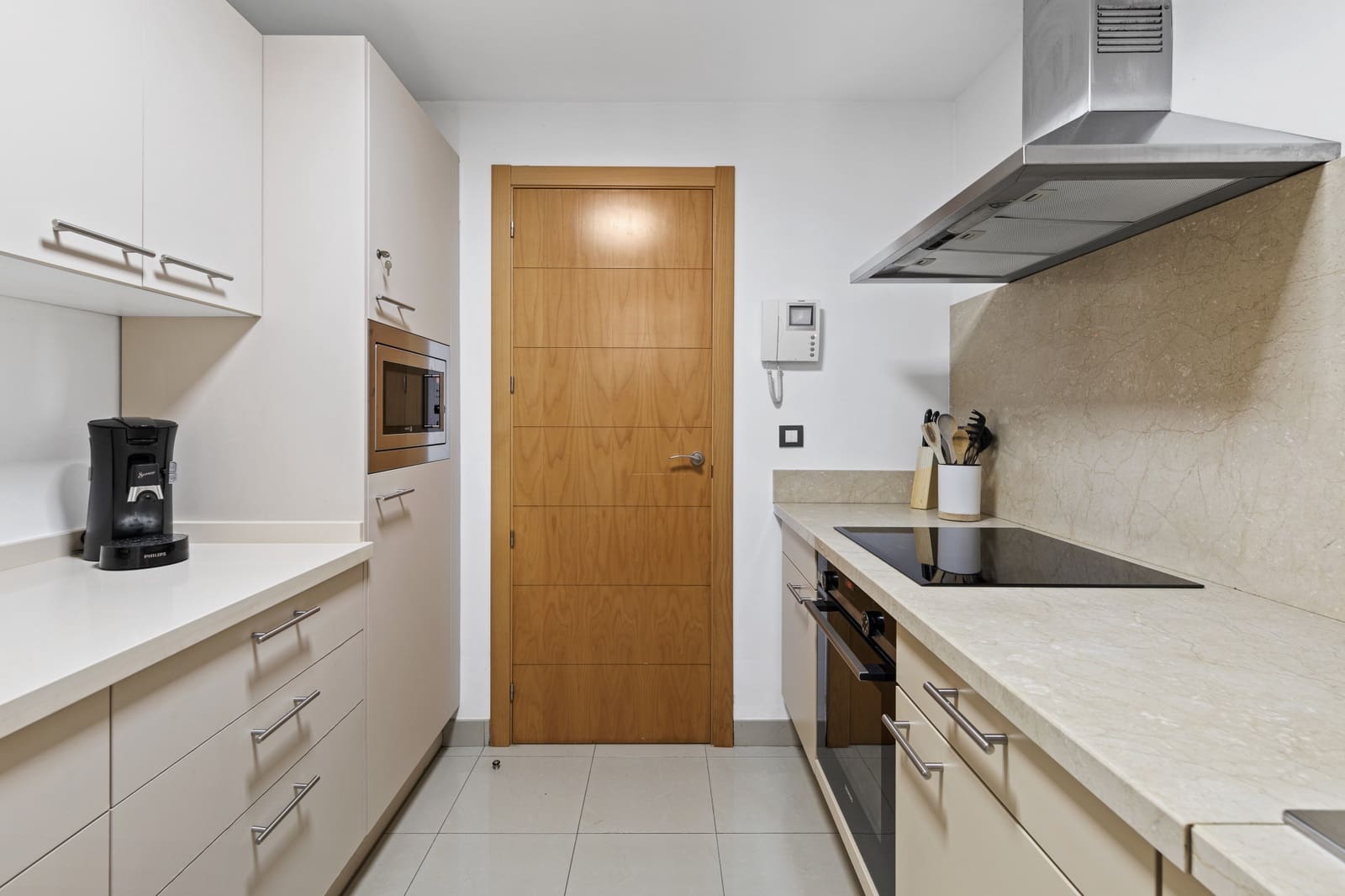 2 soverom Leilighet til salgs i El Paraiso med svømmebasseng garasje - € 435 000 (Ref: 9110741)