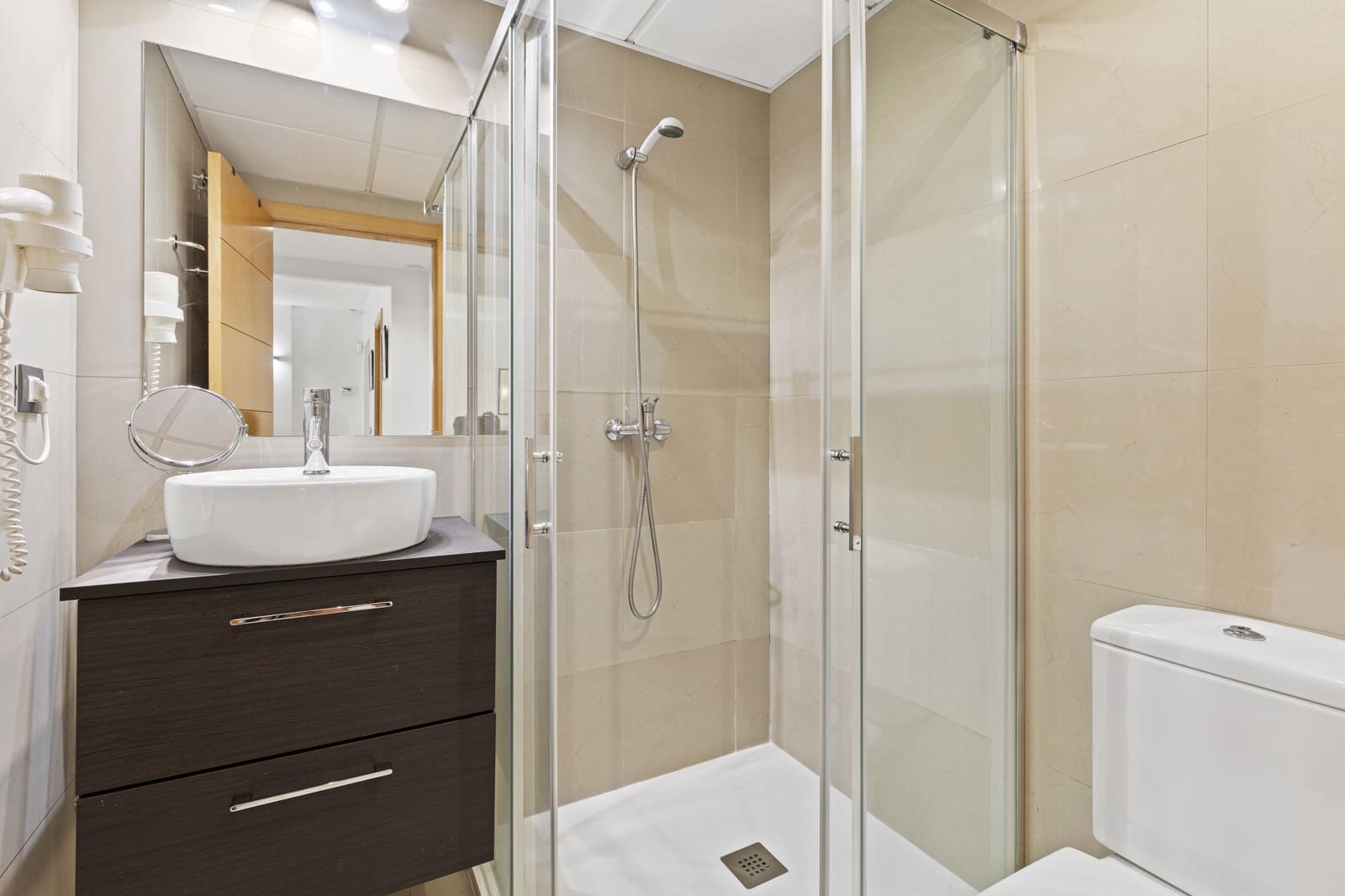 2 soverom Leilighet til salgs i El Paraiso med svømmebasseng garasje - € 435 000 (Ref: 9110741)