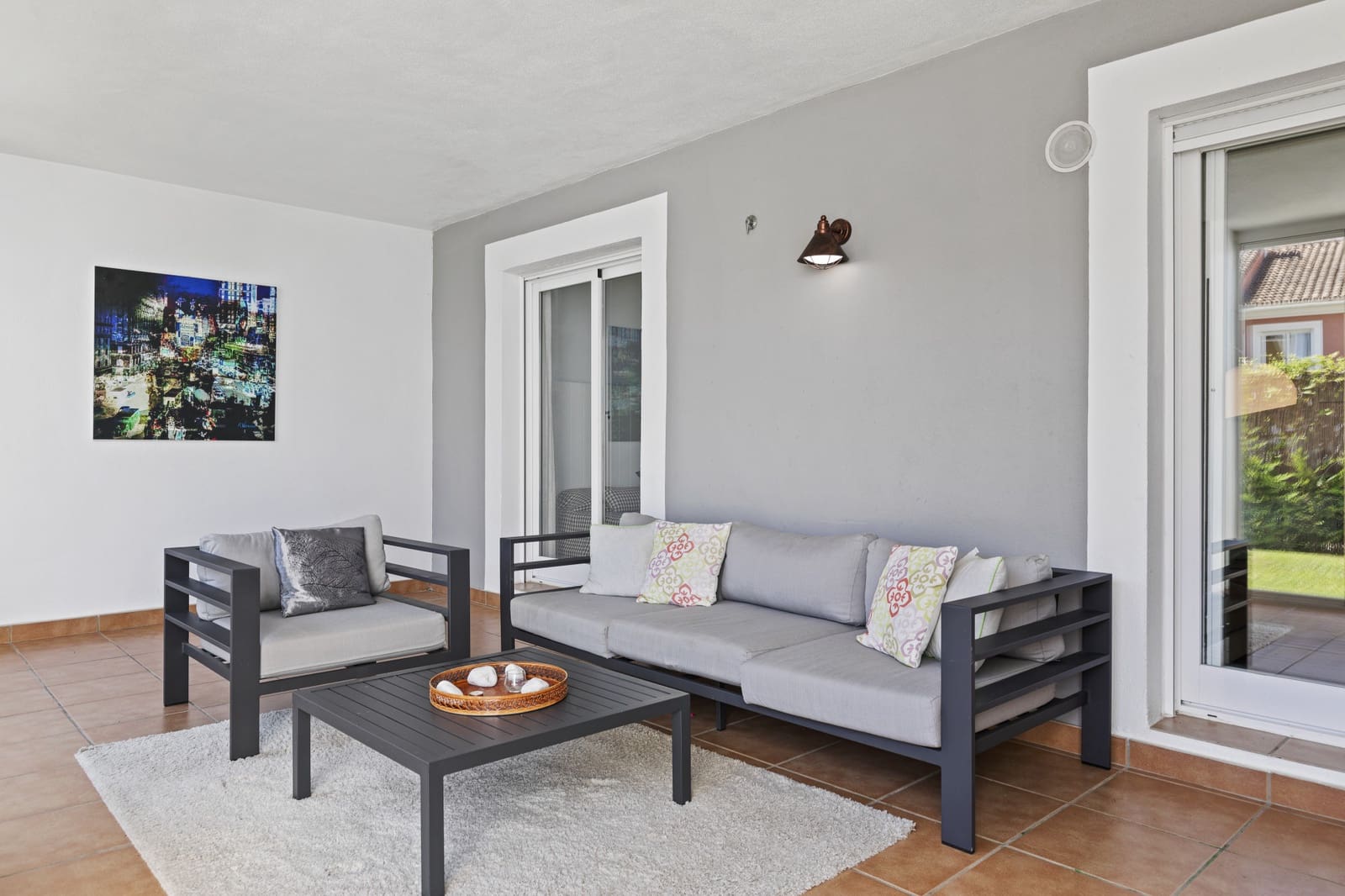 2 soverom Leilighet til salgs i El Paraiso med svømmebasseng garasje - € 435 000 (Ref: 9110741)