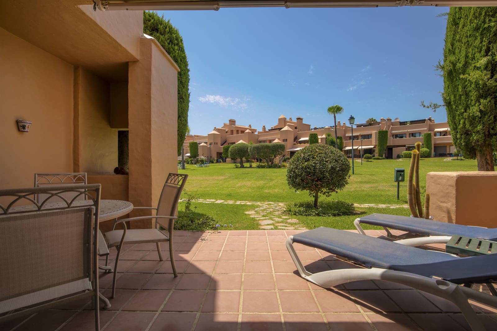 2 makuuhuone Huoneisto myytävänä paikassa Estepona mukana uima-altaan - 415 000 € (Ref: 9114507)