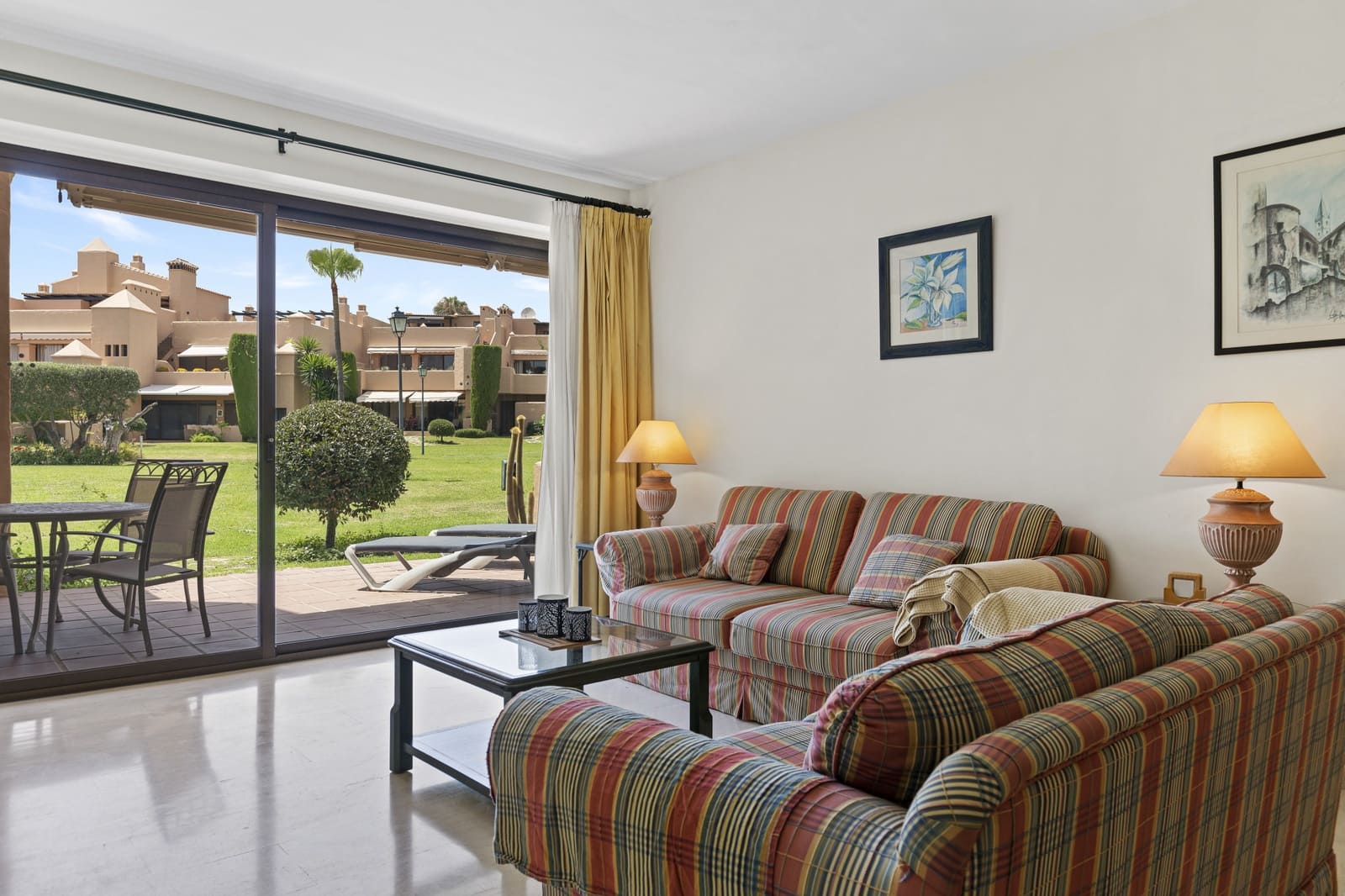 2 makuuhuone Huoneisto myytävänä paikassa Estepona mukana uima-altaan - 415 000 € (Ref: 9114507)