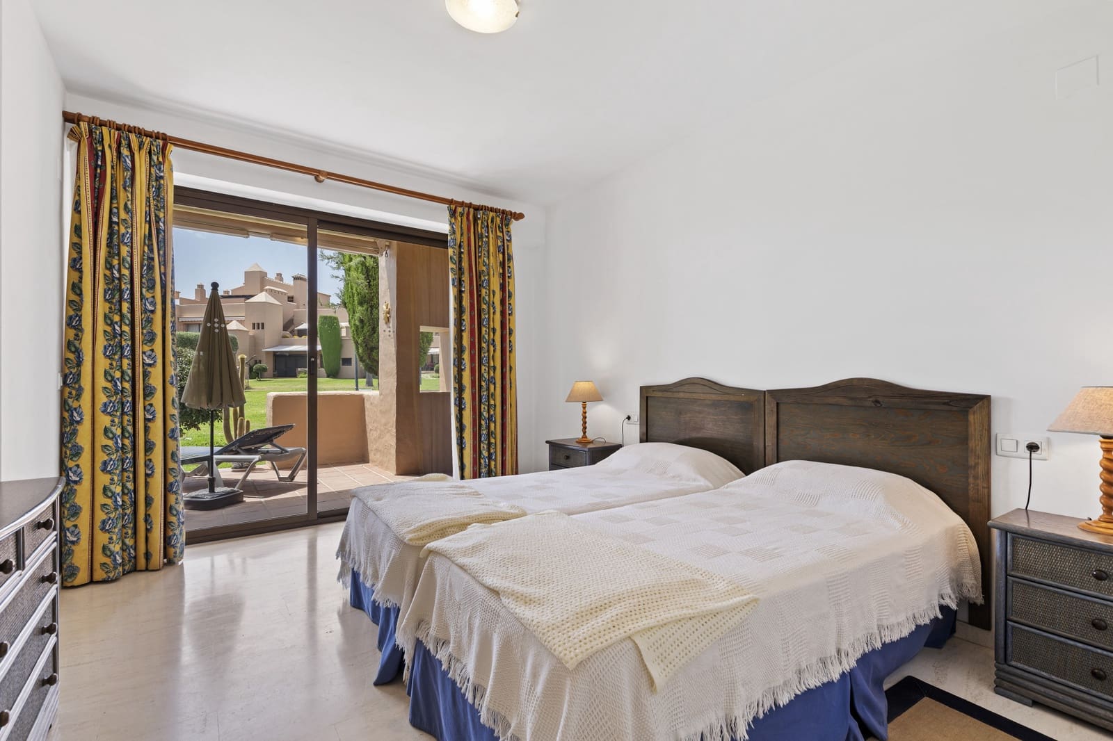 2 makuuhuone Huoneisto myytävänä paikassa Estepona mukana uima-altaan - 415 000 € (Ref: 9114507)