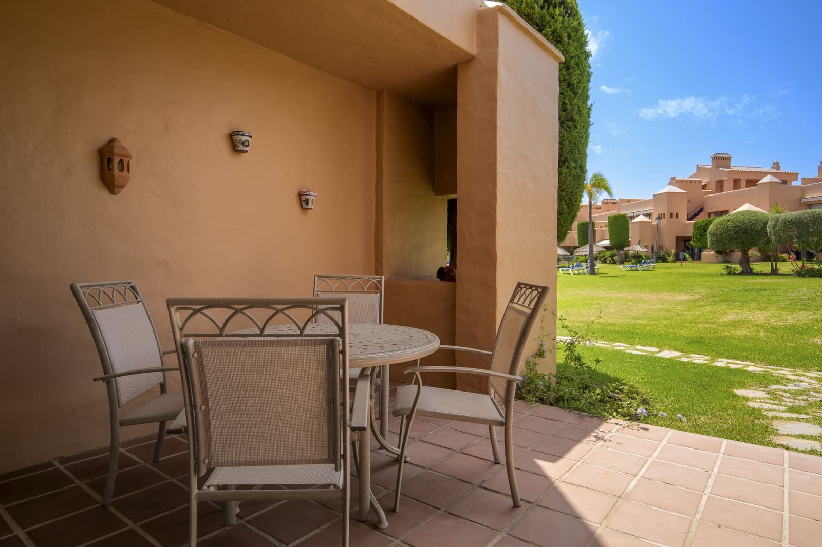 2 makuuhuone Huoneisto myytävänä paikassa Estepona mukana uima-altaan - 415 000 € (Ref: 9114507)