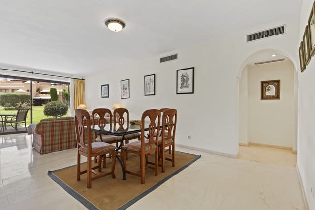 Apartamento de 2 habitaciones en Estepona en venta con piscina - 415.000 € (Ref: 9114507)