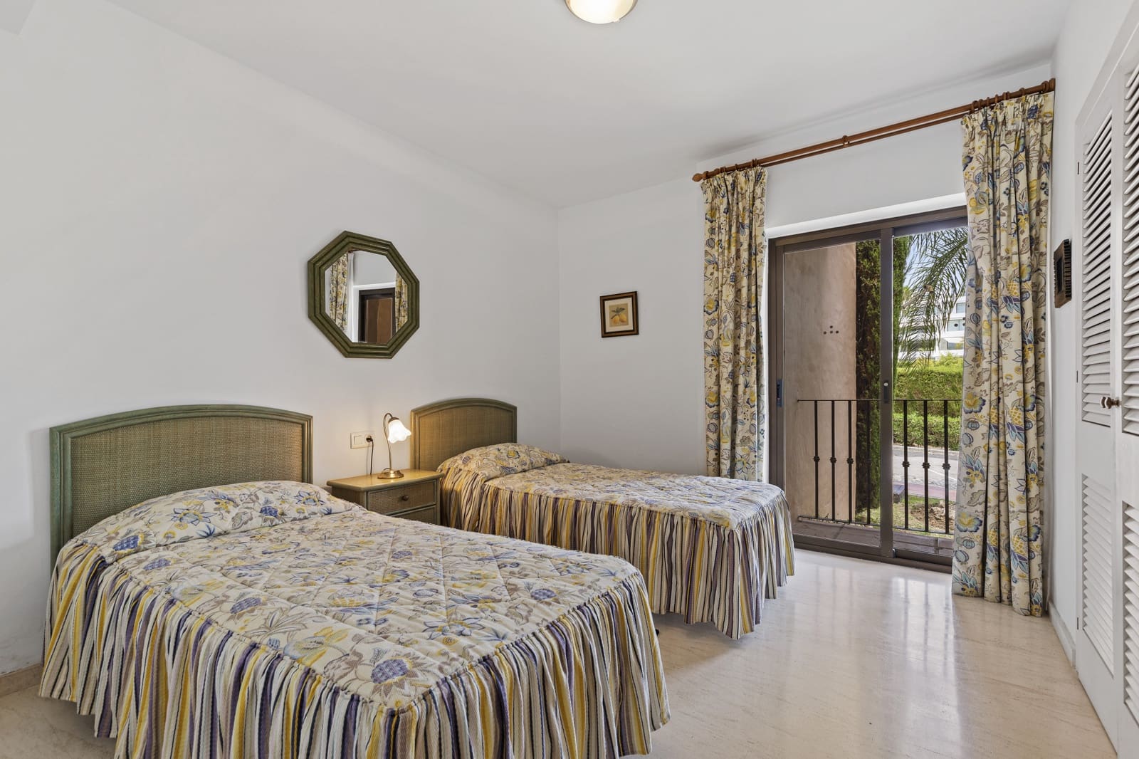 2 makuuhuone Huoneisto myytävänä paikassa Estepona mukana uima-altaan - 415 000 € (Ref: 9114507)