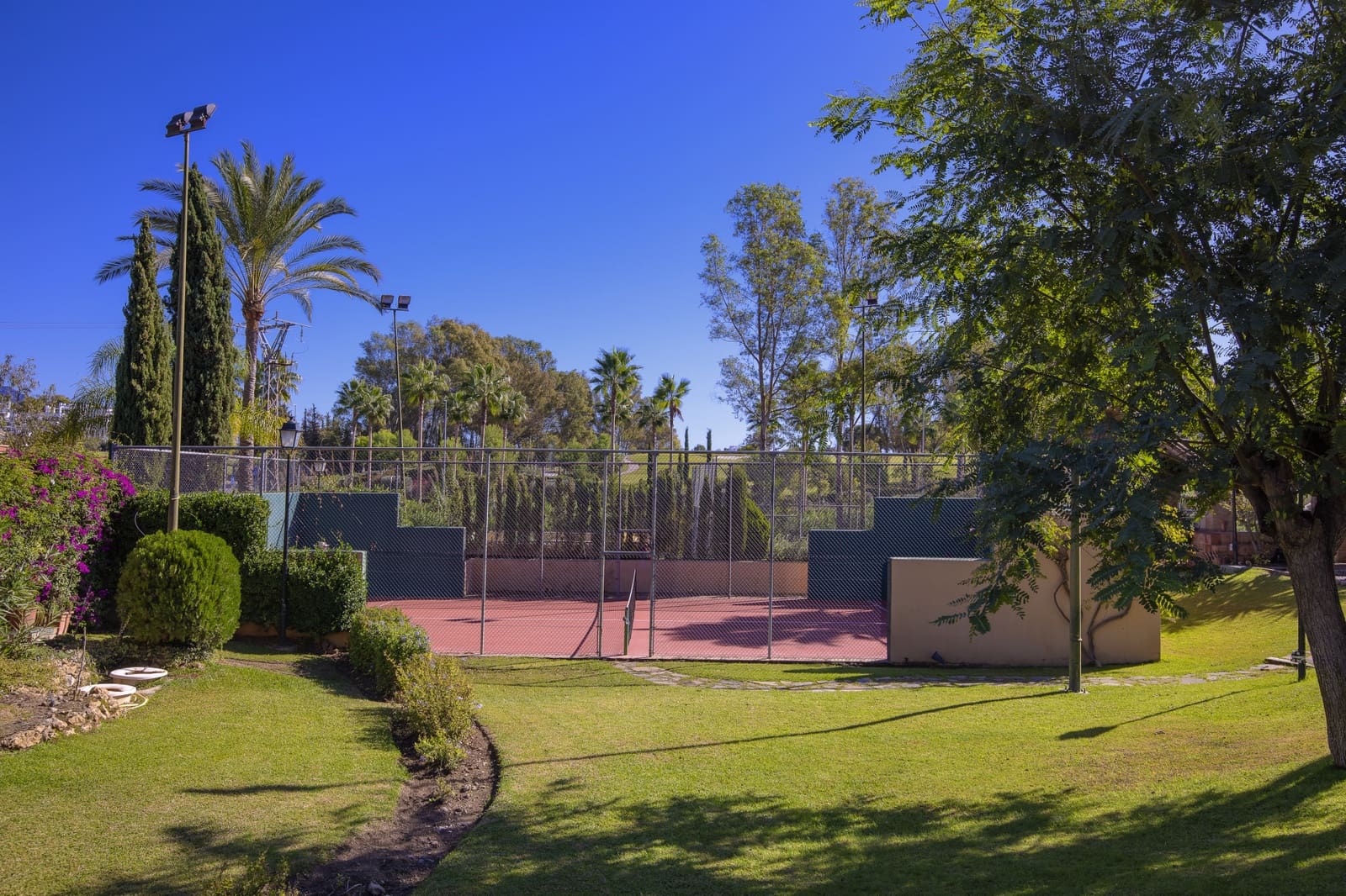 2 makuuhuone Huoneisto myytävänä paikassa Estepona mukana uima-altaan - 415 000 € (Ref: 9114507)