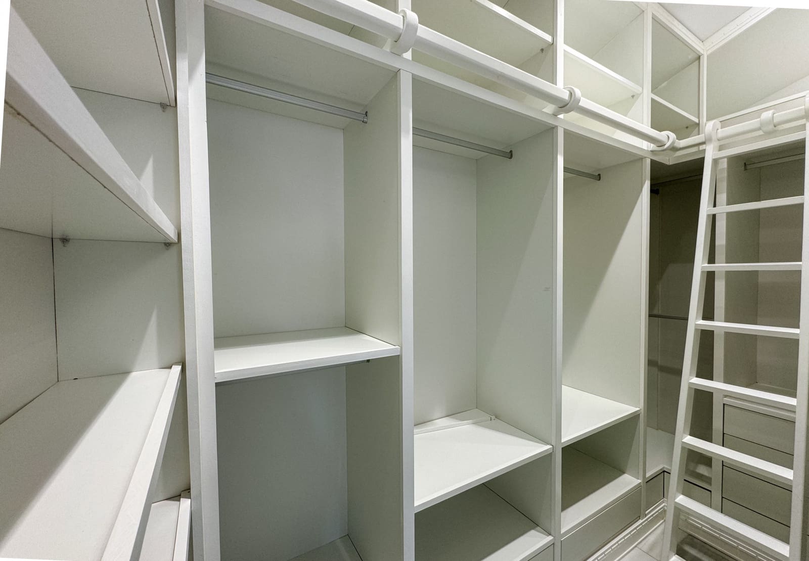 5 soveværelse Villa til salg i Sotogrande med swimmingpool garage - € 1.195.000 (Ref: 9125722)