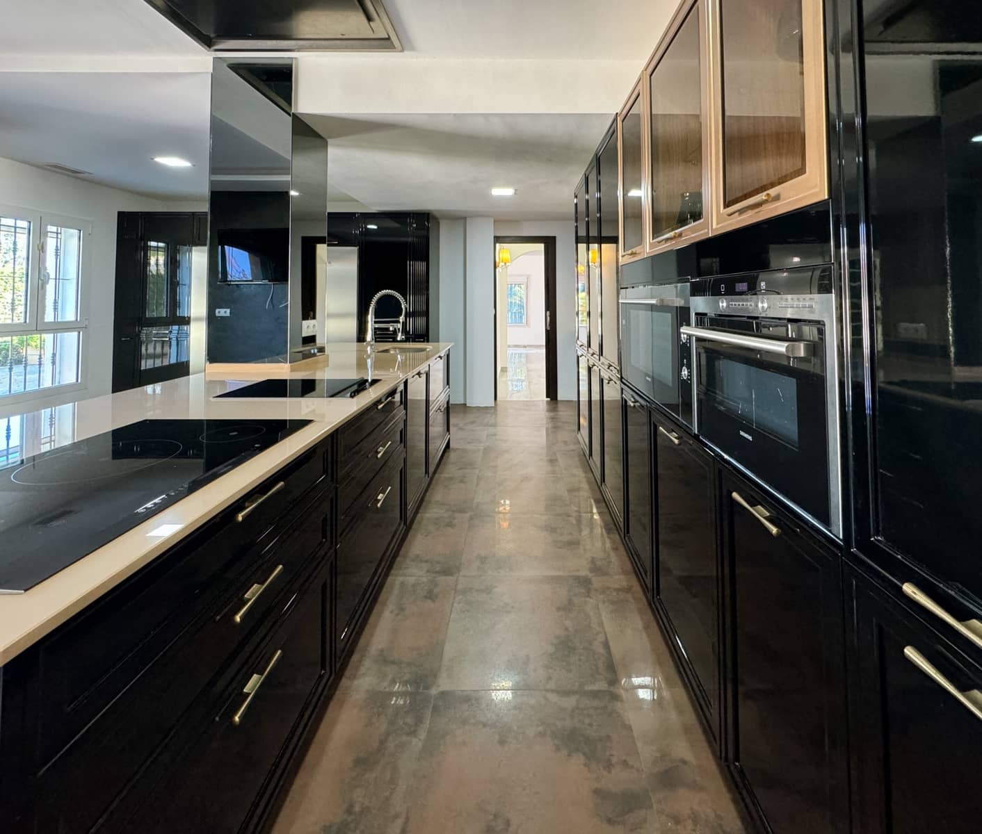 5 soveværelse Villa til salg i Sotogrande med swimmingpool garage - € 1.195.000 (Ref: 9125722)