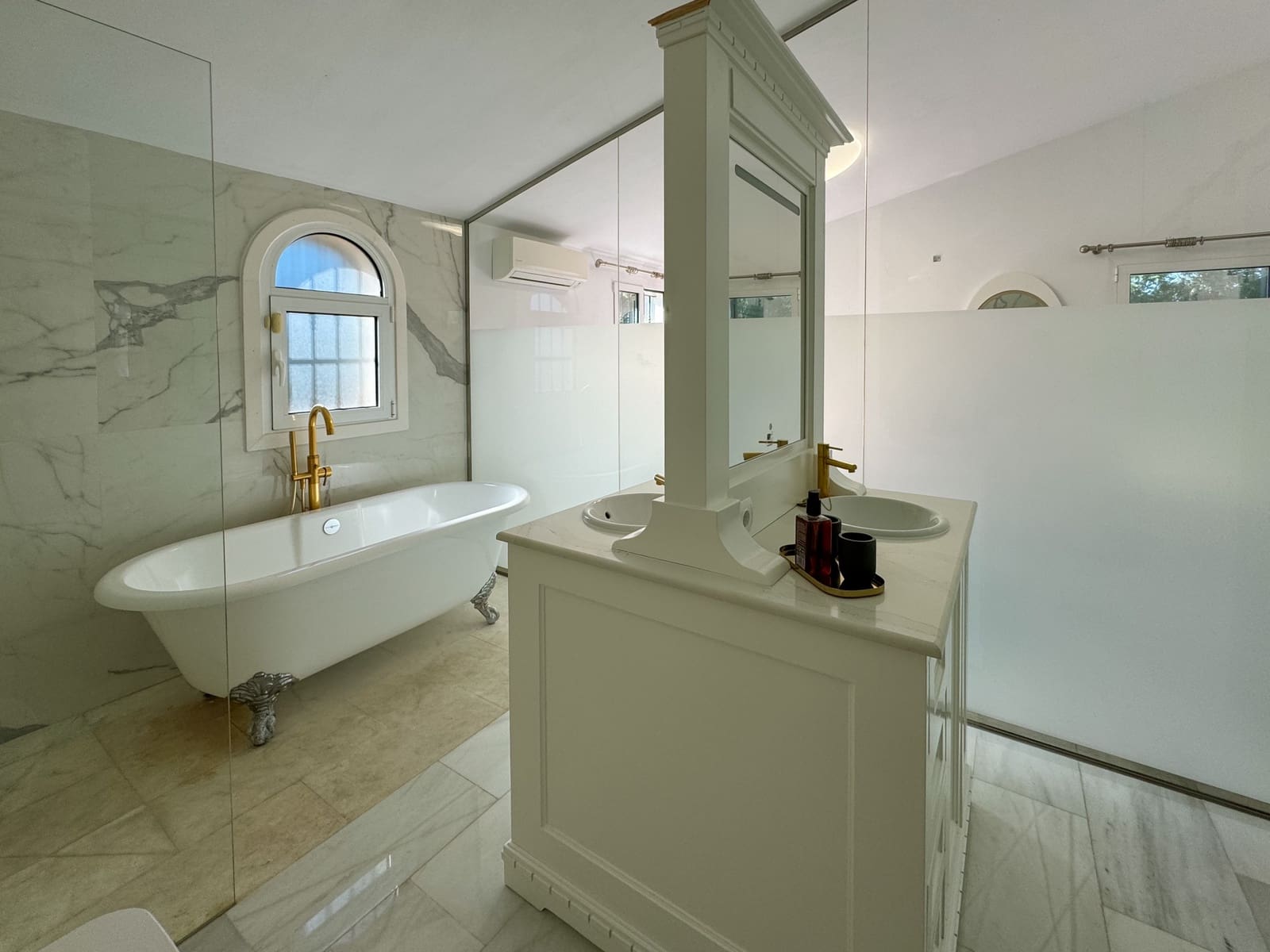 5 soveværelse Villa til salg i Sotogrande med swimmingpool garage - € 1.195.000 (Ref: 9125722)