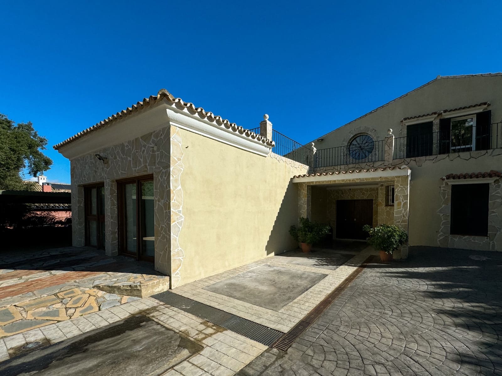 5 soveværelse Villa til salg i Sotogrande med swimmingpool garage - € 1.195.000 (Ref: 9125722)