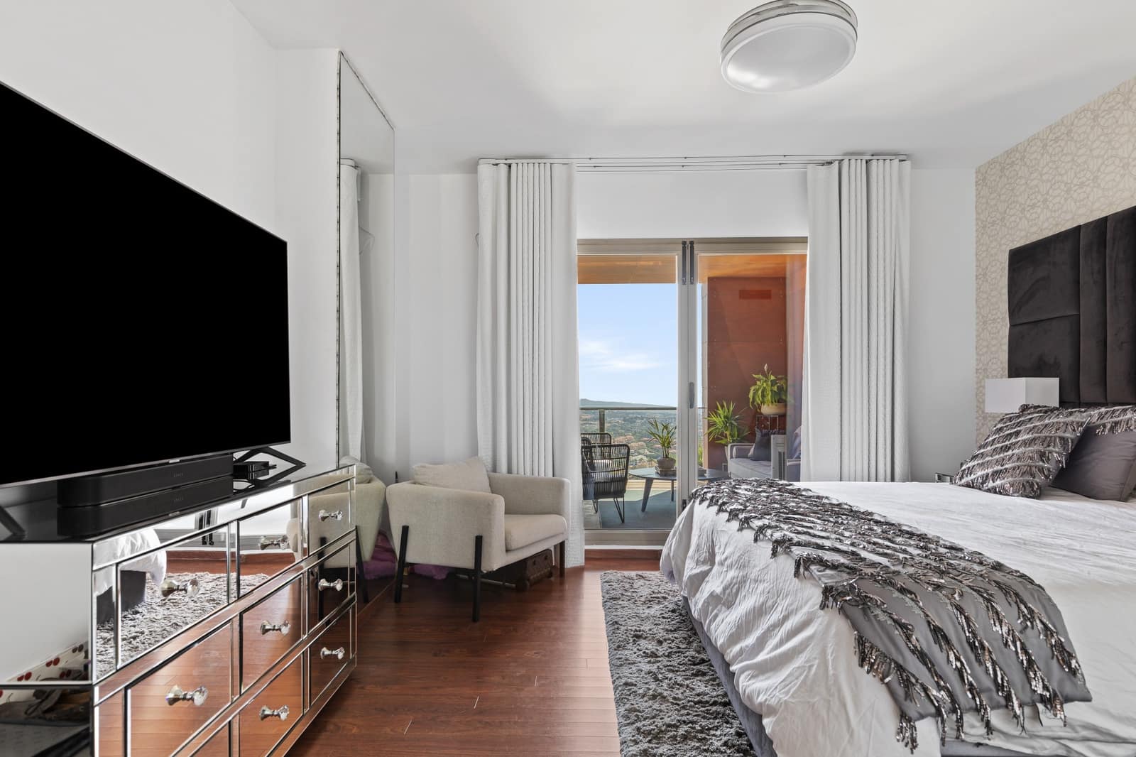 3 sypialnia Dom na sprzedaż w Benahavis z basenem garażem - 895 000 € (Ref: 9194196)