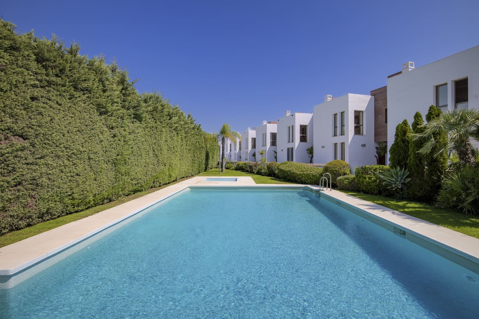 3 sypialnia Dom na sprzedaż w Benahavis z basenem garażem - 895 000 € (Ref: 9194196)