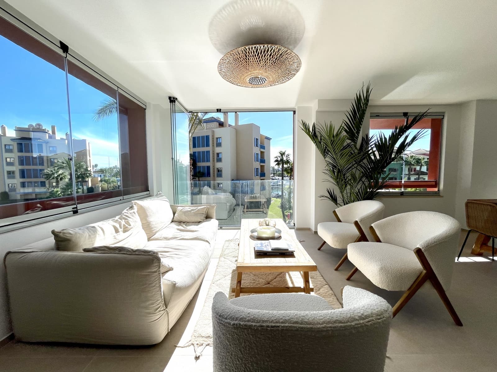 3 soverom Leilighet til salgs i Sotogrande med svømmebasseng garasje - € 1 200 000 (Ref: 9215620)