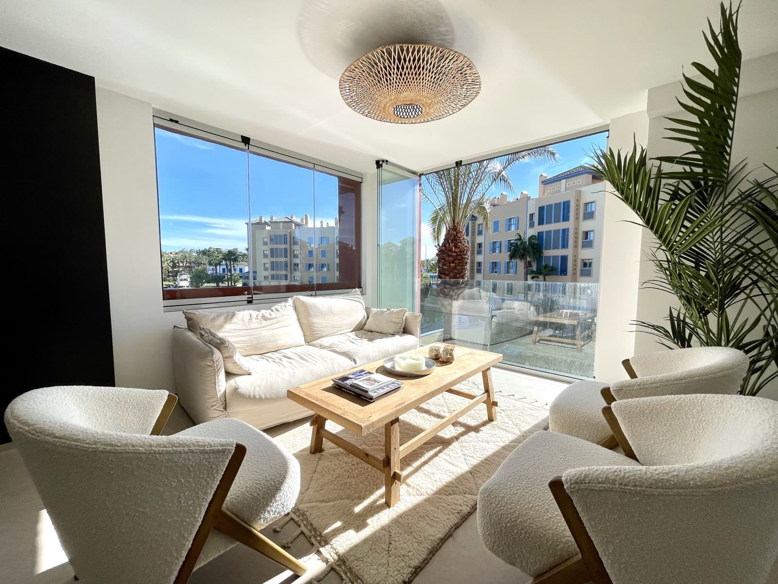 3 soverom Leilighet til salgs i Sotogrande med svømmebasseng garasje - € 1 200 000 (Ref: 9215620)