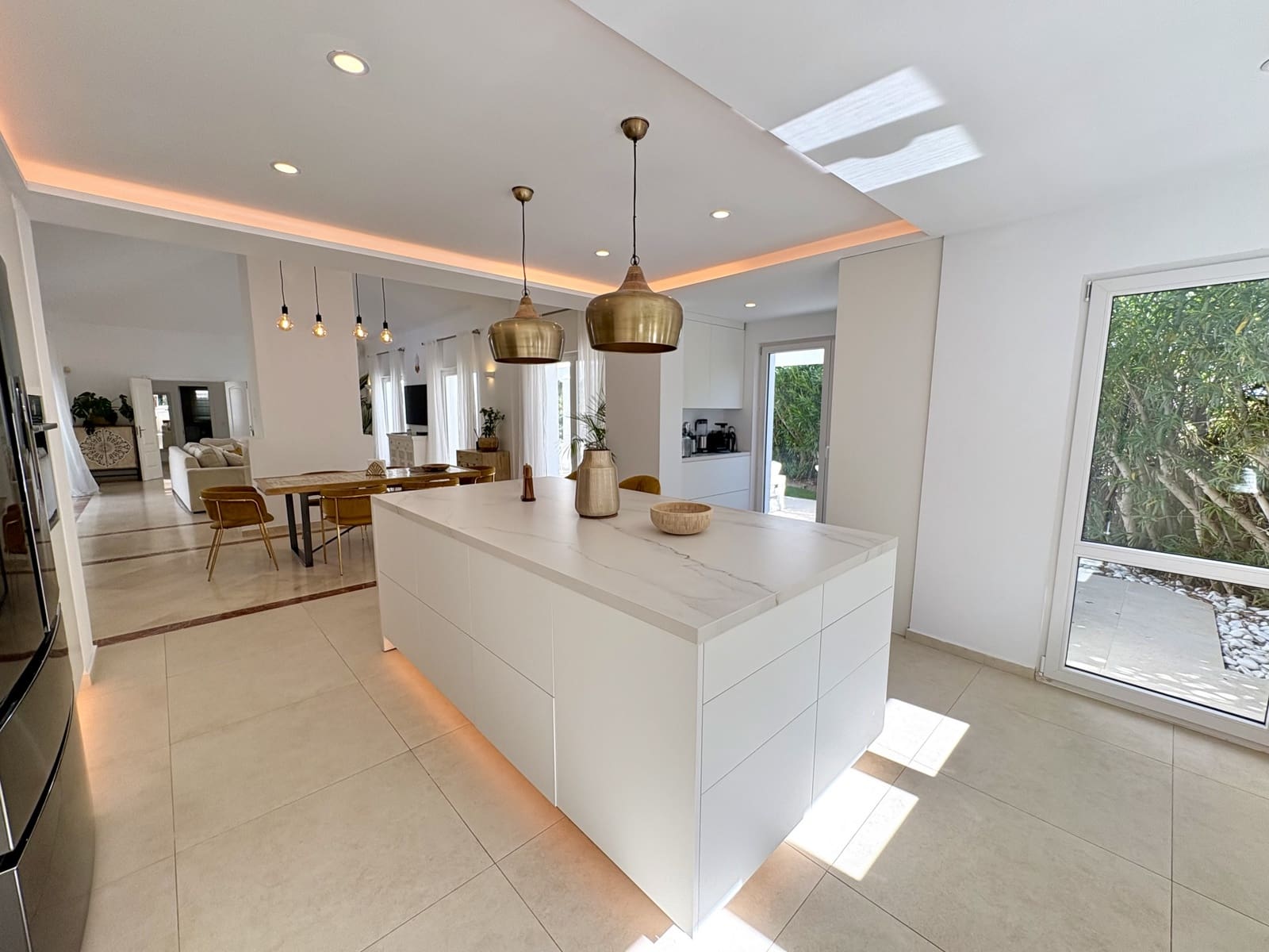 5 bedroom Villa for sale in Sotogrande with pool garage - € 1,795,000 (Ref: 9220365)