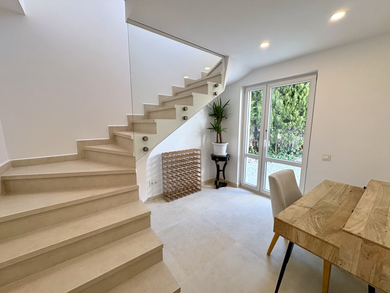 5 bedroom Villa for sale in Sotogrande with pool garage - € 1,795,000 (Ref: 9220365)