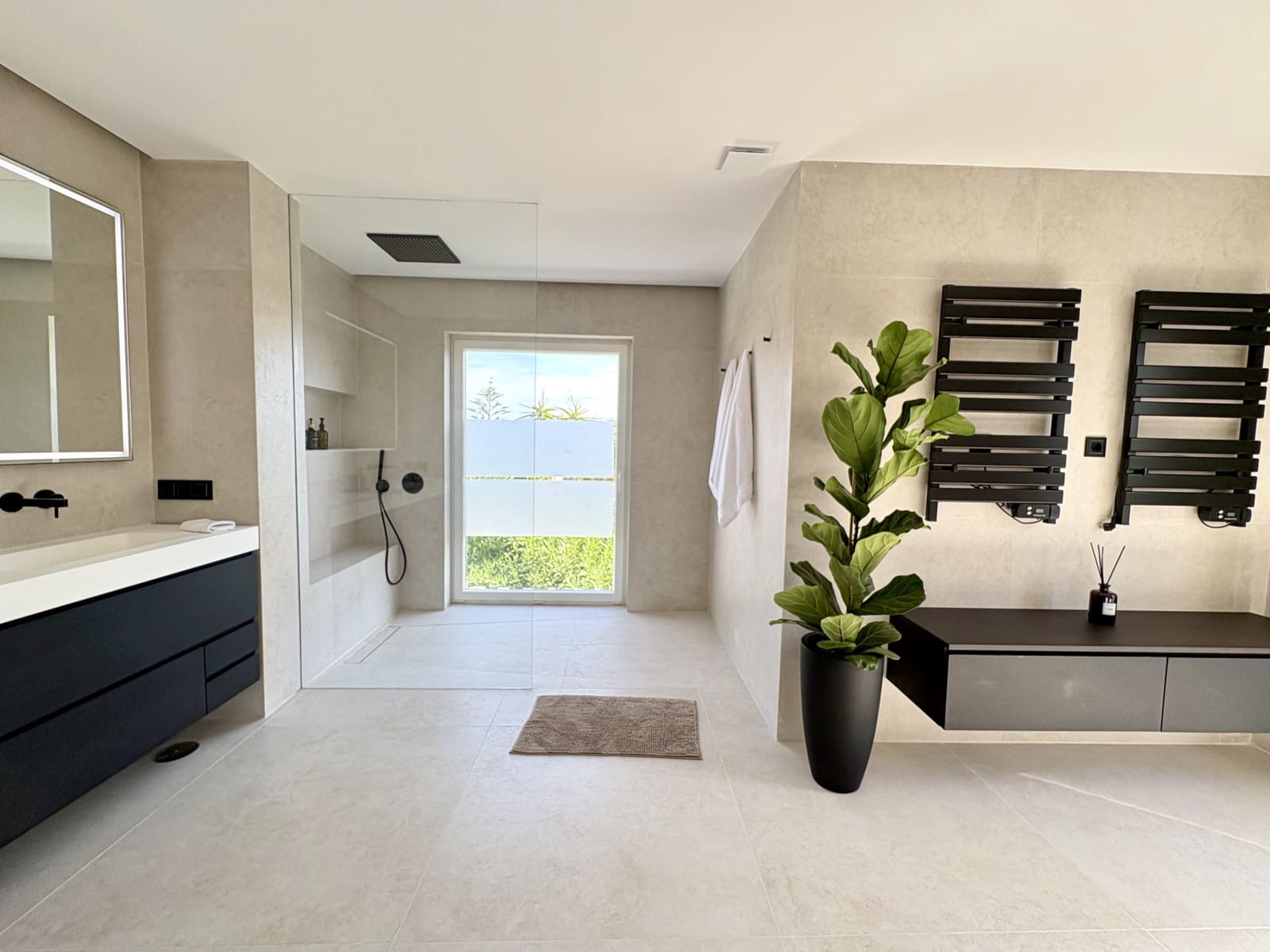 5 bedroom Villa for sale in Sotogrande with pool garage - € 1,795,000 (Ref: 9220365)