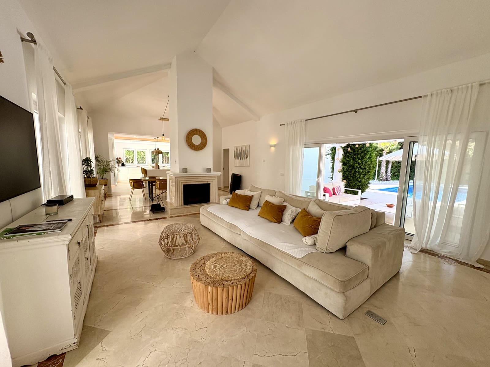 5 bedroom Villa for sale in Sotogrande with pool garage - € 1,795,000 (Ref: 9220365)