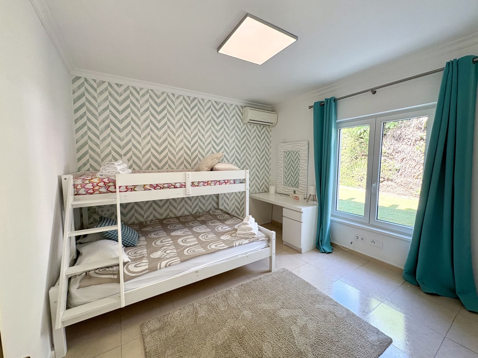 5 bedroom Villa for sale in Sotogrande with pool garage - € 1,795,000 (Ref: 9220365)