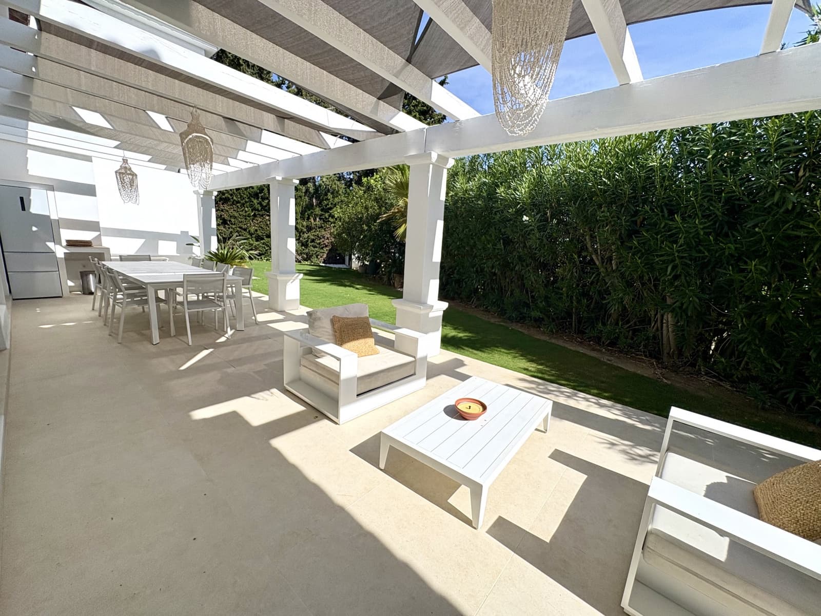 5 bedroom Villa for sale in Sotogrande with pool garage - € 1,795,000 (Ref: 9220365)