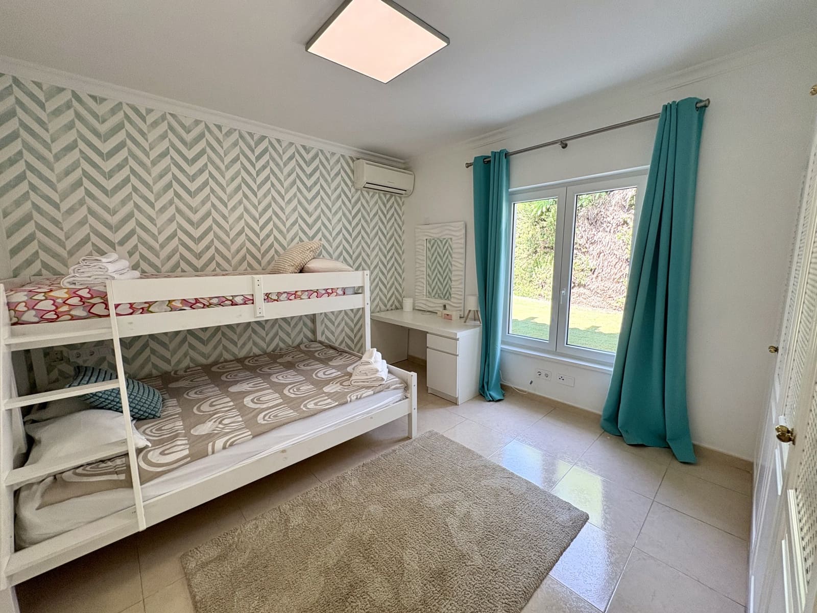 5 bedroom Villa for sale in Sotogrande with pool garage - € 1,795,000 (Ref: 9220365)