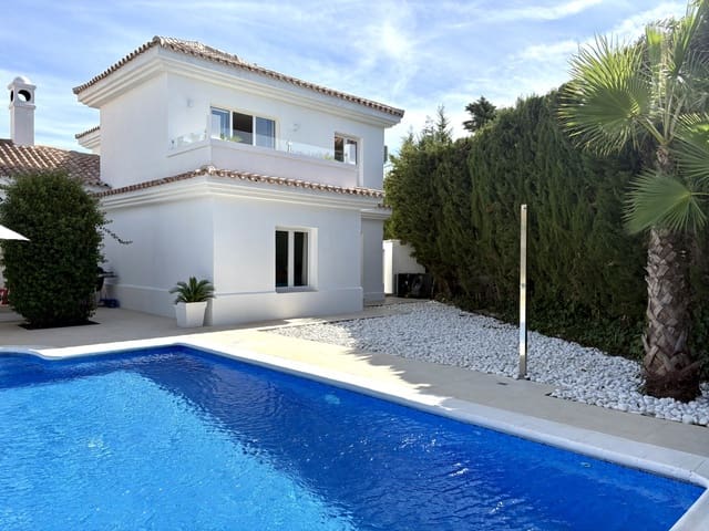 5 bedroom Villa for sale in Sotogrande, San Roque with pool garage - € 1,795,000 (Ref: 9220365)