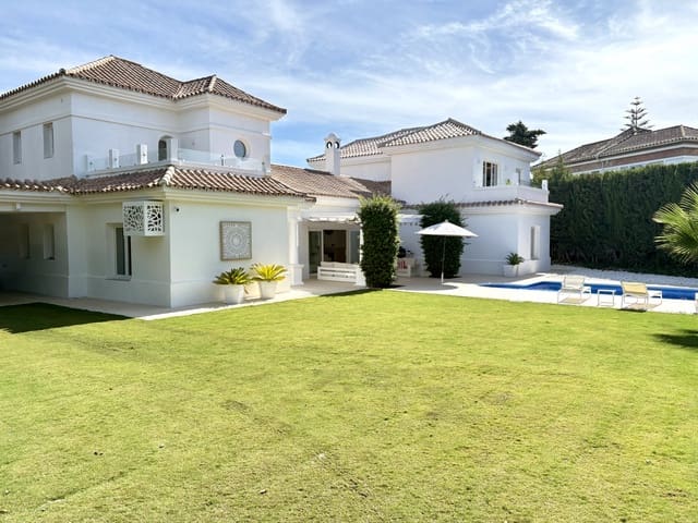 5 bedroom Villa for sale in Sotogrande, San Roque with pool garage - € 1,795,000 (Ref: 9220365)