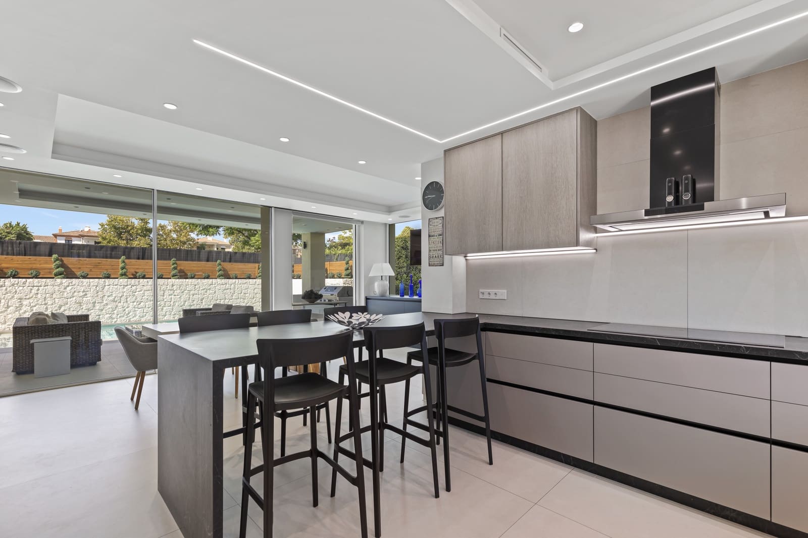 5 slaapkamer Villa te koop in Guadalmina met zwembad - € 1.950.000 (Ref: 9285687)