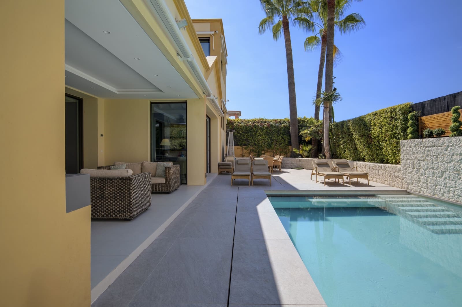 5 slaapkamer Villa te koop in Guadalmina met zwembad - € 1.950.000 (Ref: 9285687)