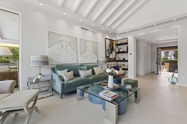 5 slaapkamer Villa te koop in Guadalmina Alta, Marbella met zwembad - € 1.950.000 (Ref: 9285687)