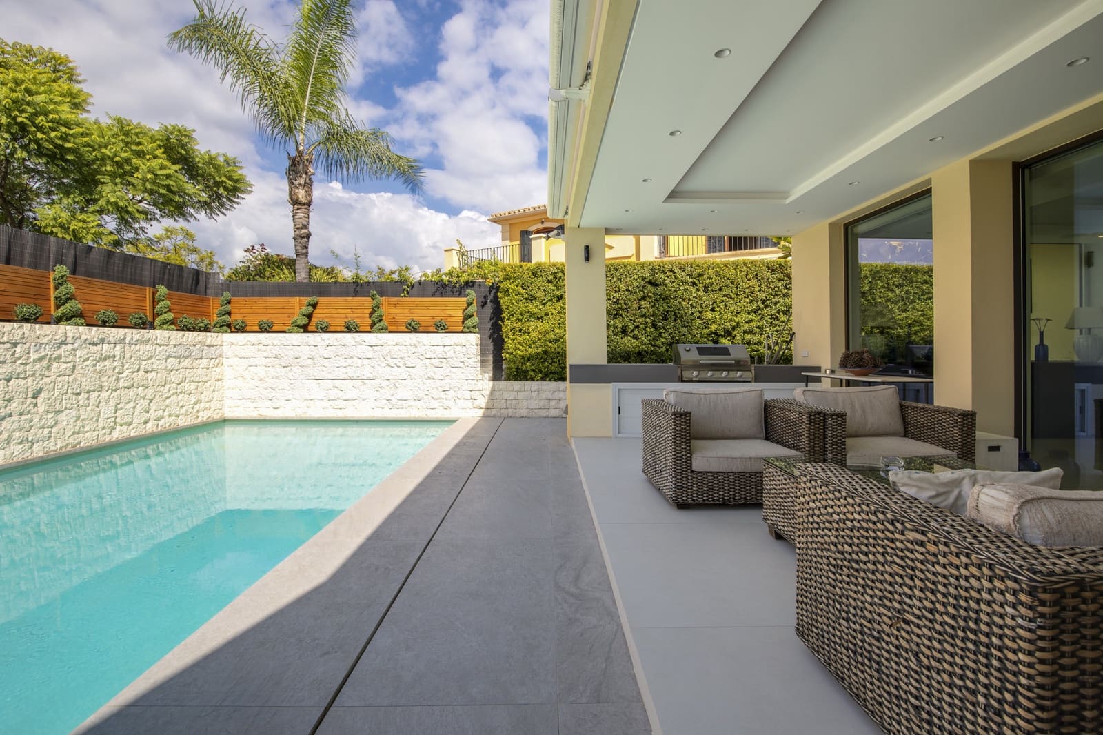 5 slaapkamer Villa te koop in Guadalmina met zwembad - € 1.950.000 (Ref: 9285687)