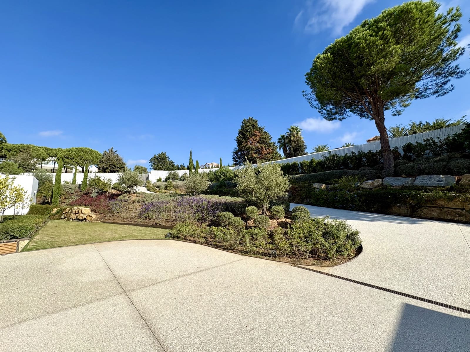 5 bedroom Villa for sale in Sotogrande with pool garage - € 5,750,000 (Ref: 9297772)