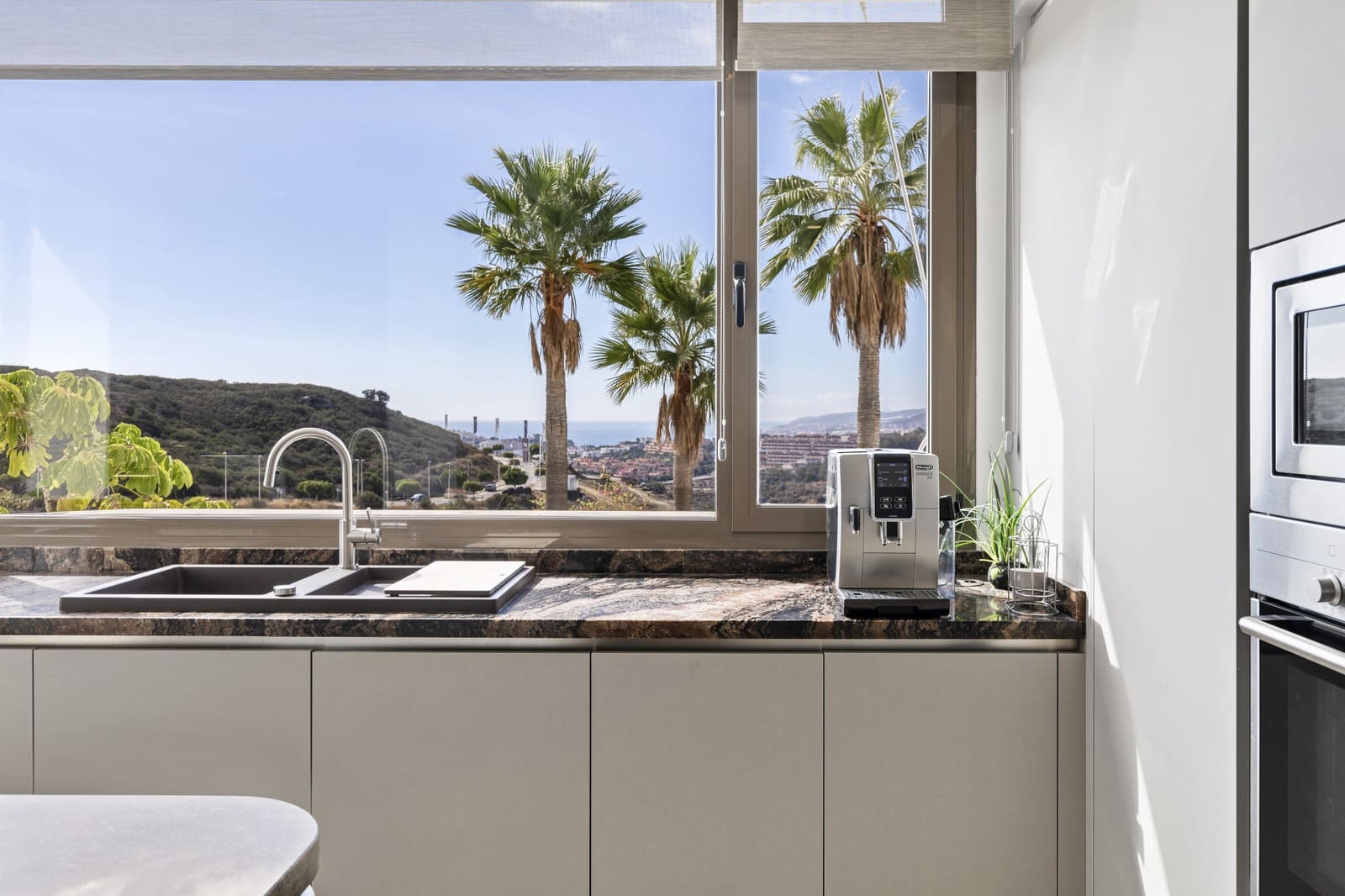 2 slaapkamer Appartement te koop in Casares met zwembad garage - € 645.000 (Ref: 9303824)