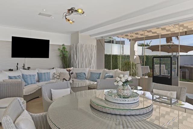 2 soverom Leilighet til salgs i Casares med svømmebasseng garasje - € 645 000 (Ref: 9303824)