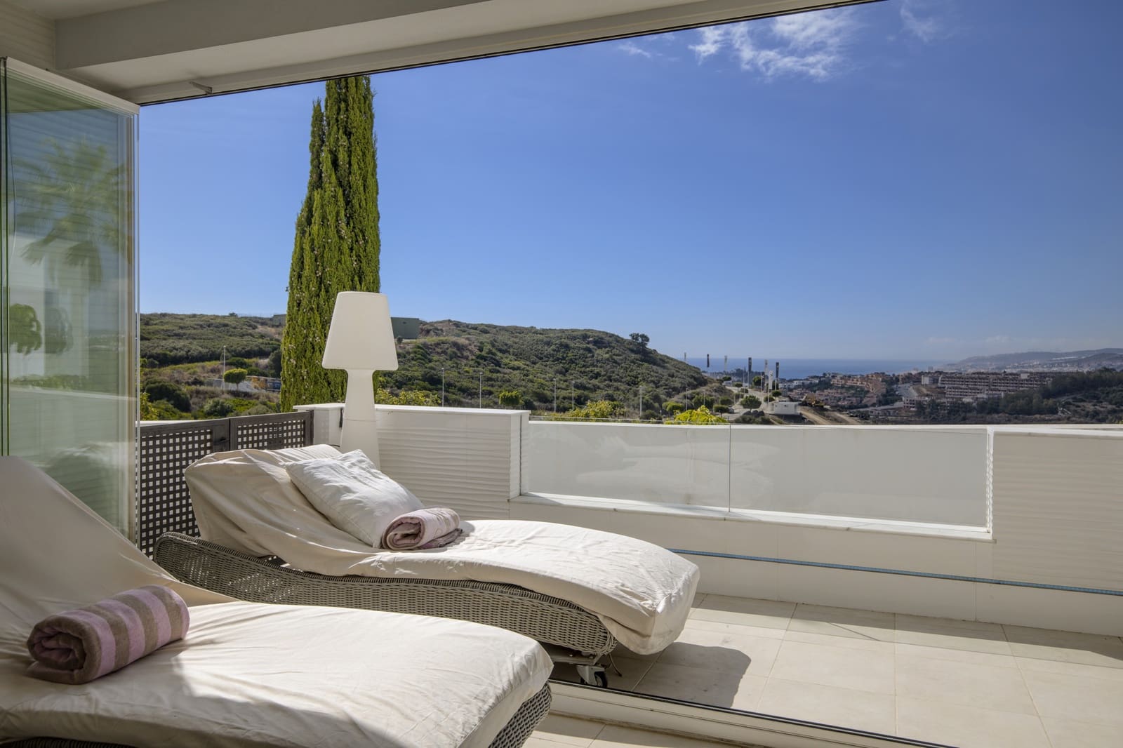 2 slaapkamer Appartement te koop in Casares met zwembad garage - € 645.000 (Ref: 9303824)