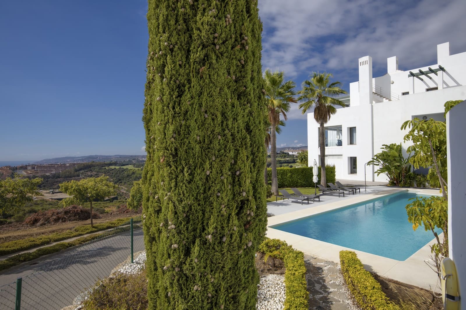 2 slaapkamer Appartement te koop in Casares met zwembad garage - € 645.000 (Ref: 9303824)