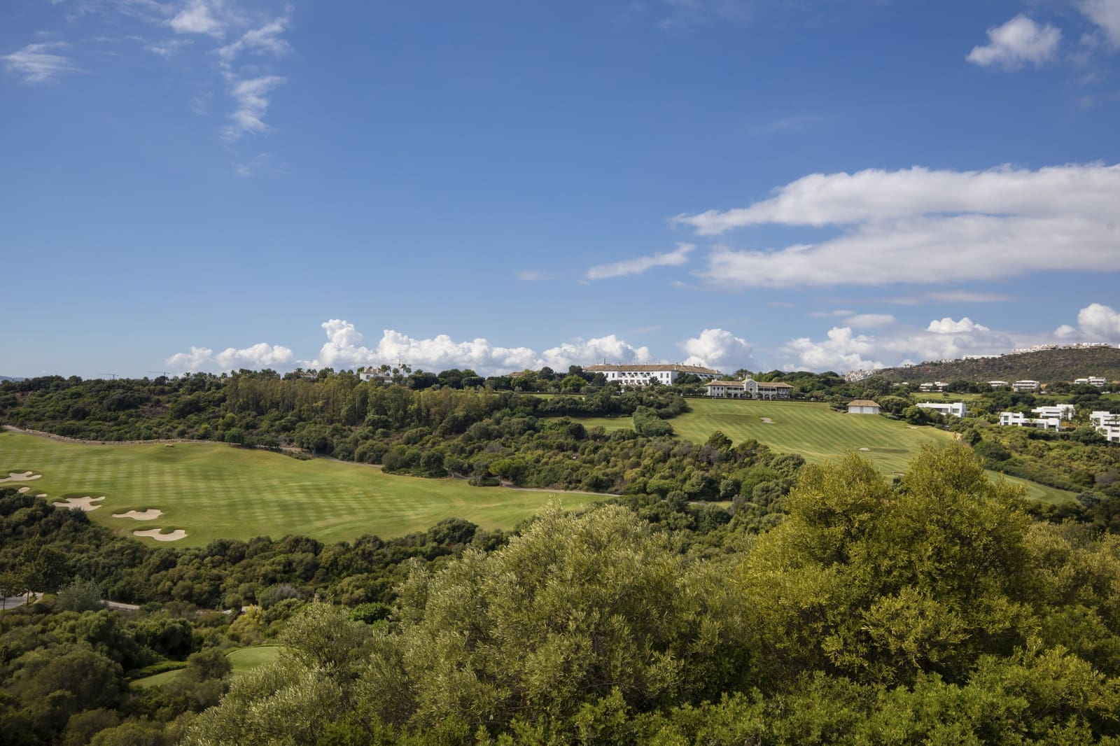 2 slaapkamer Appartement te koop in Casares met zwembad garage - € 645.000 (Ref: 9303824)