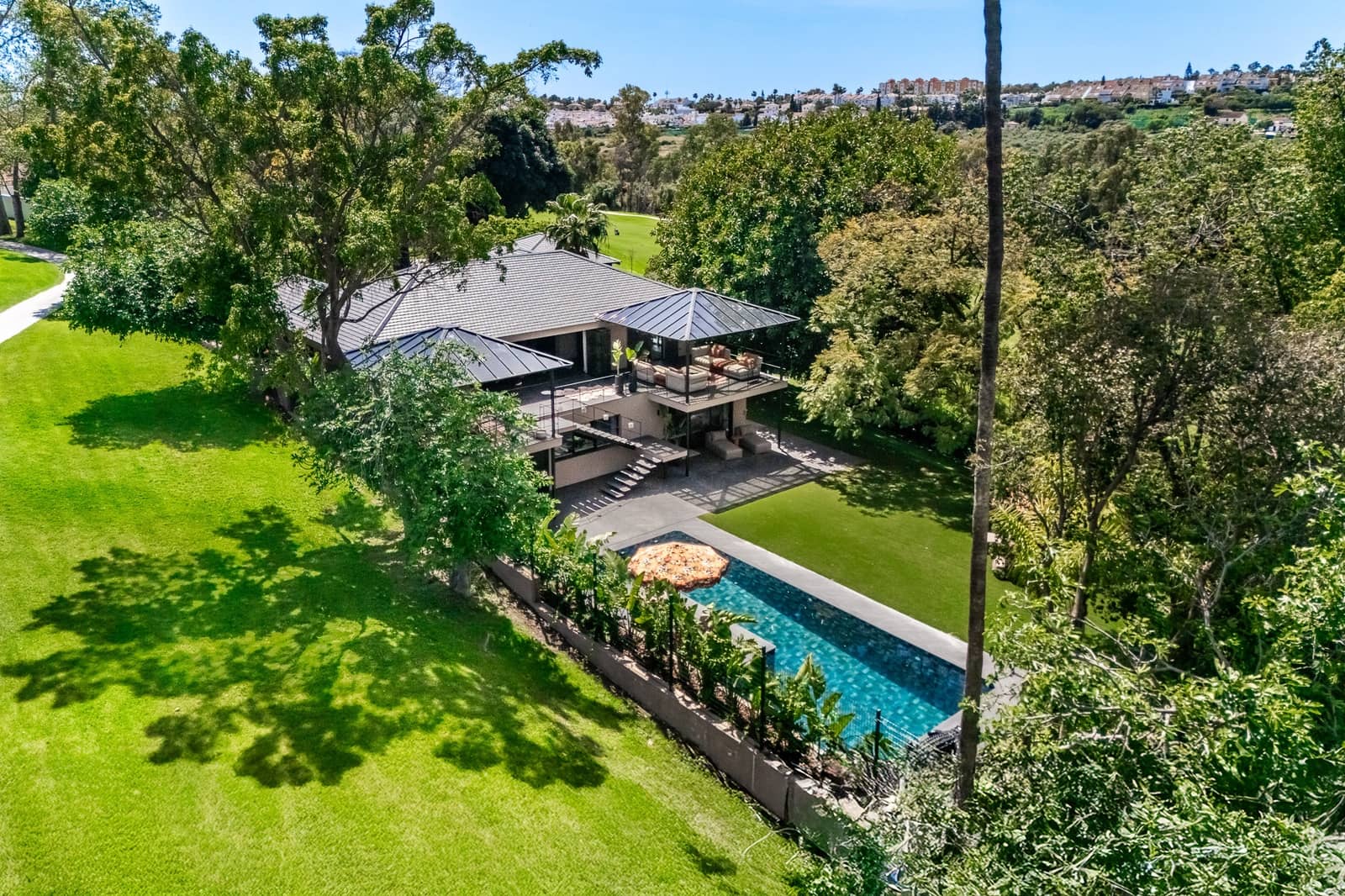 4 quarto Moradia para venda em Guadalmina com piscina garagem - 3 695 000 € (Ref: 9338655)