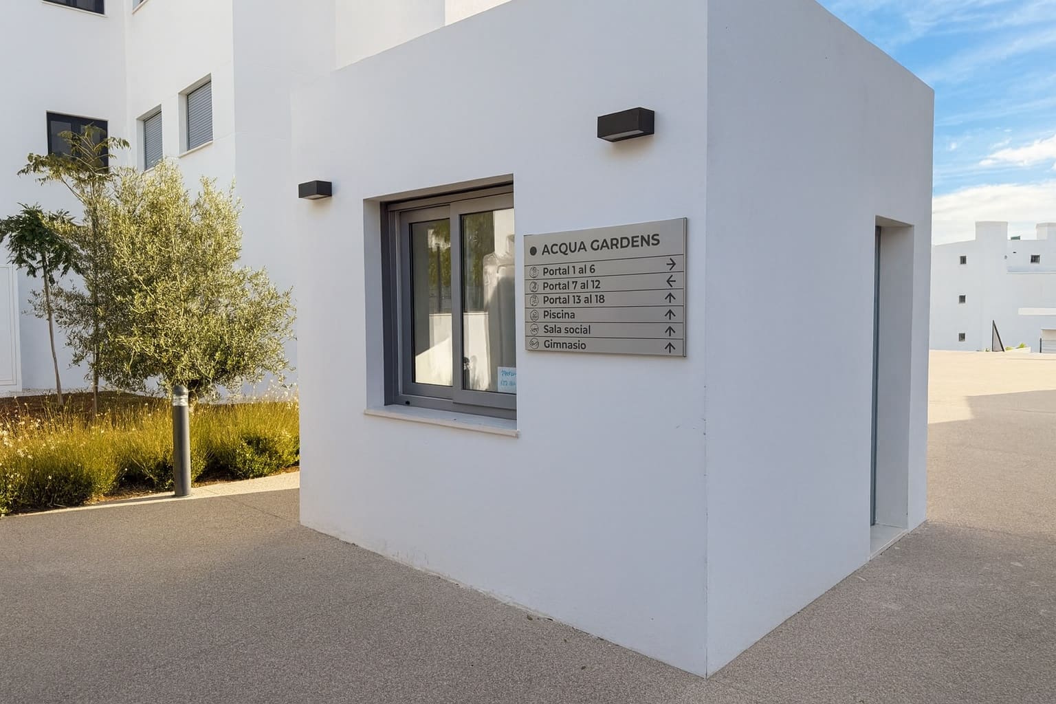 2 bedroom Apartment for sale in Estepona with pool garage - € 445,000 (Ref: 9440143)