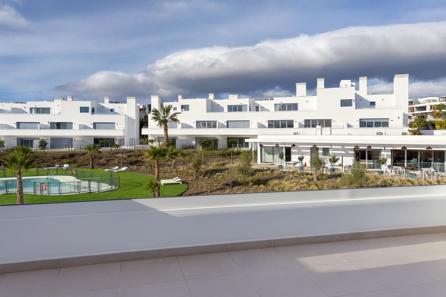 2 chambre Appartement à vendre à Estepona avec piscine garage - 425 000 € (Ref: 9440143)