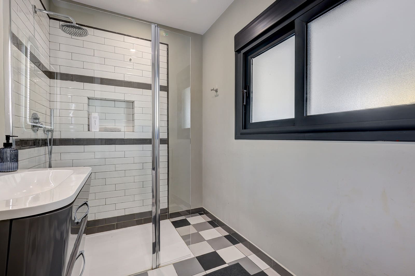 4 bedroom Villa for sale in Casares with pool - € 2,250,000 (Ref: 9504570)