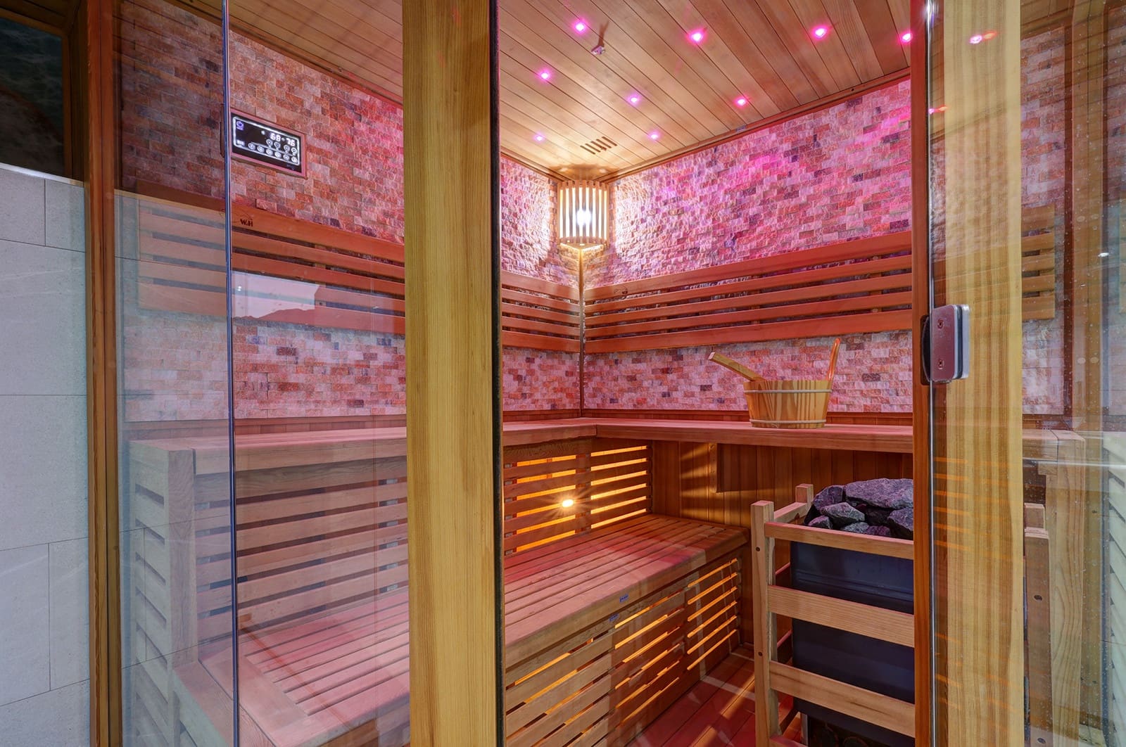 4 bedroom Villa for sale in Casares with pool - € 2,250,000 (Ref: 9504570)